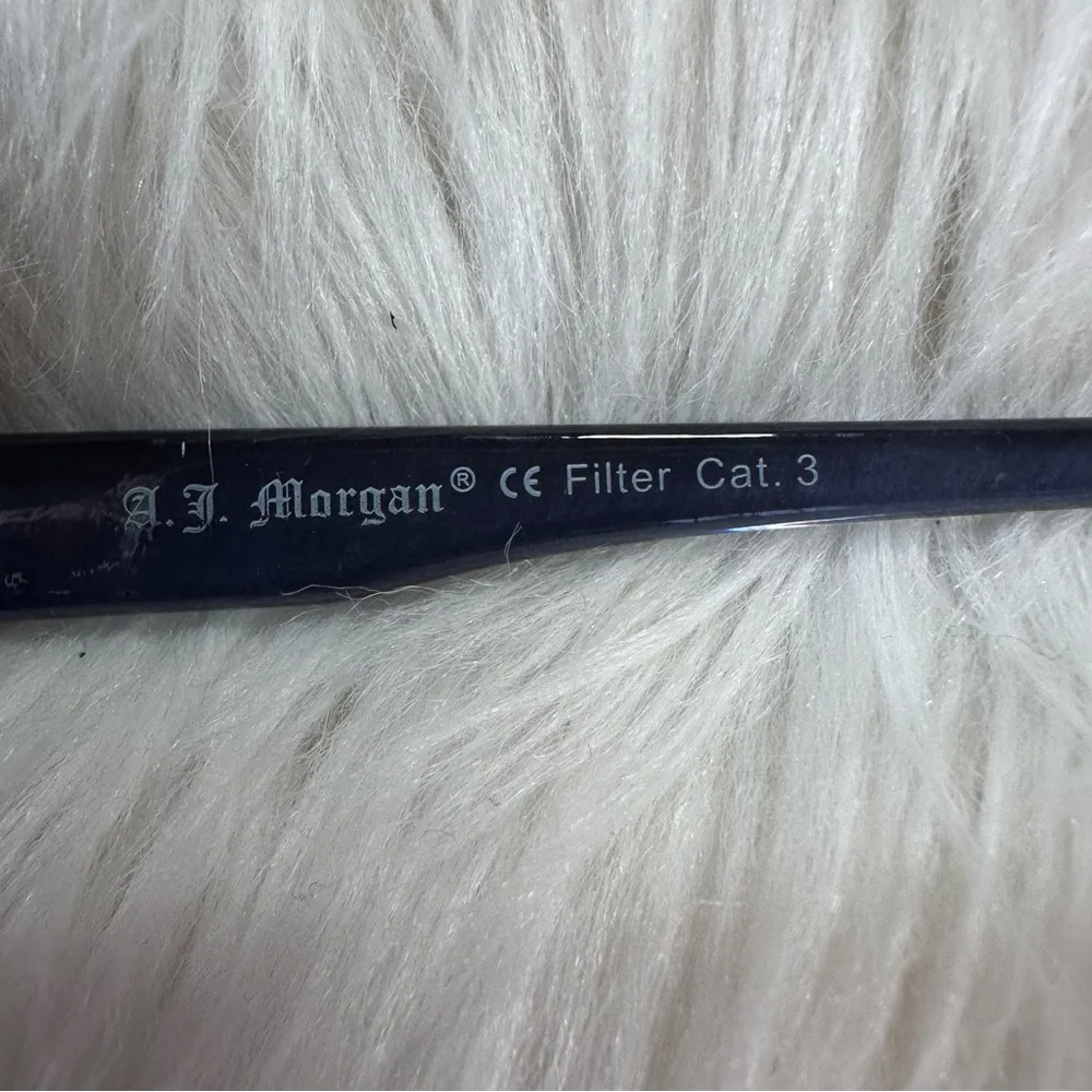 AJ Morgan • Filter Cat 3 My Melody Sunglasses in Crystal Blue